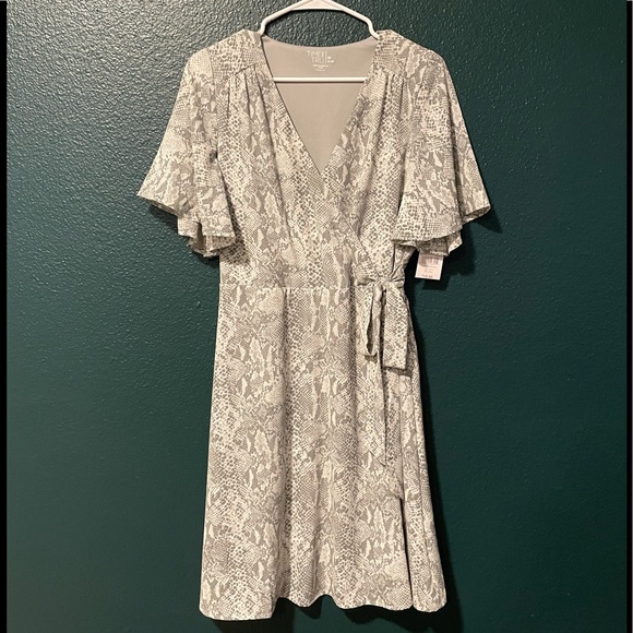 Snake skin wrap dress - Picture 2 of 4